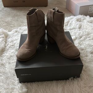 Vince Camuto Women's Tan Ankle Boots